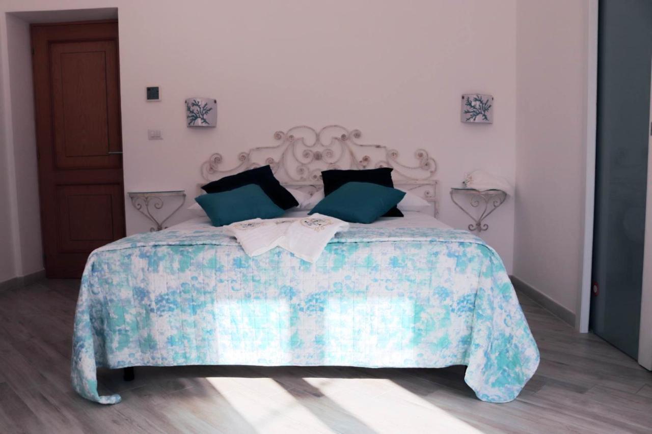 Clelia'S Boutique Rooms & Suites La Maddalena  Eksteriør bilde