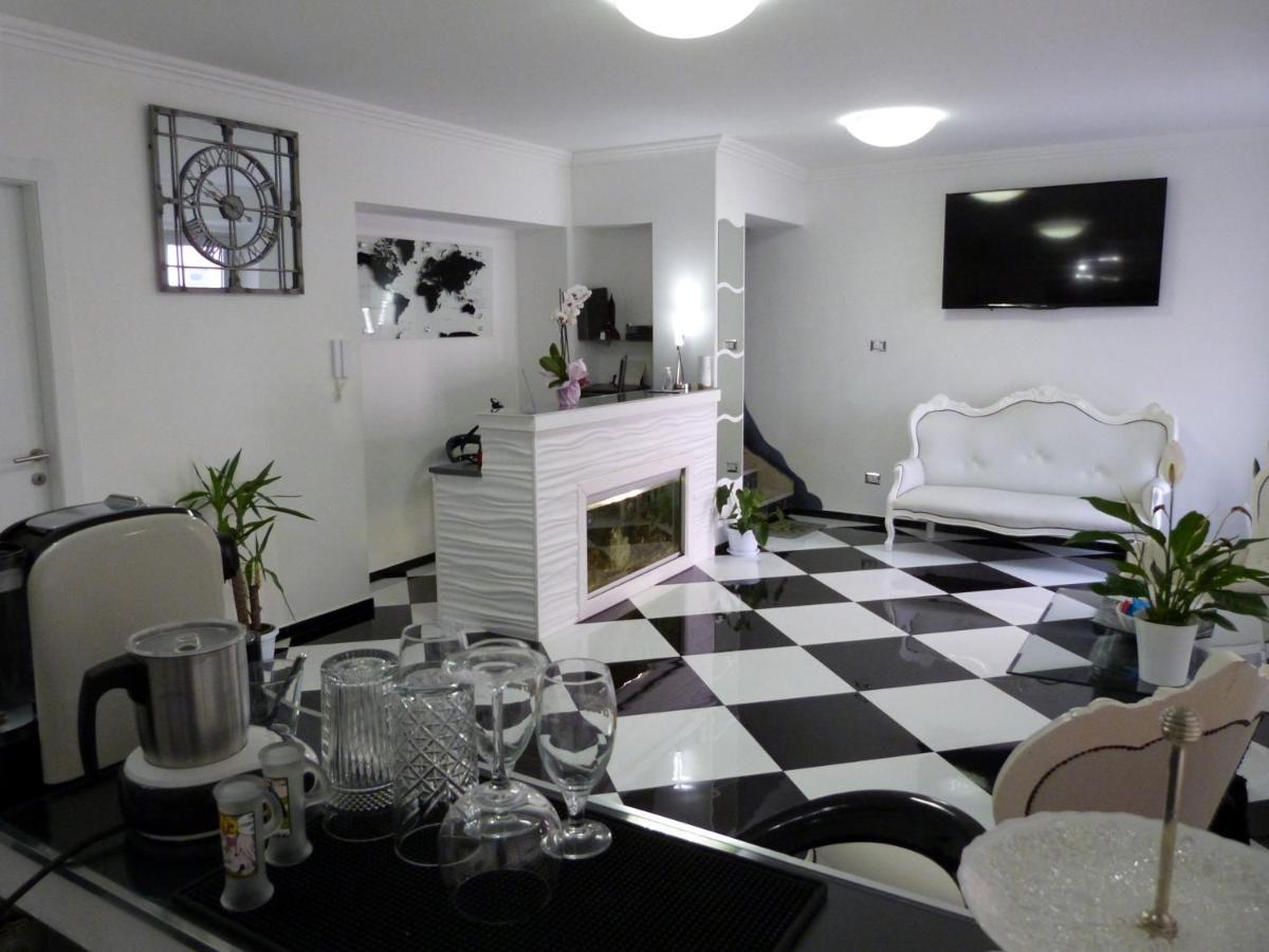 Clelia'S Boutique Rooms & Suites La Maddalena  Eksteriør bilde