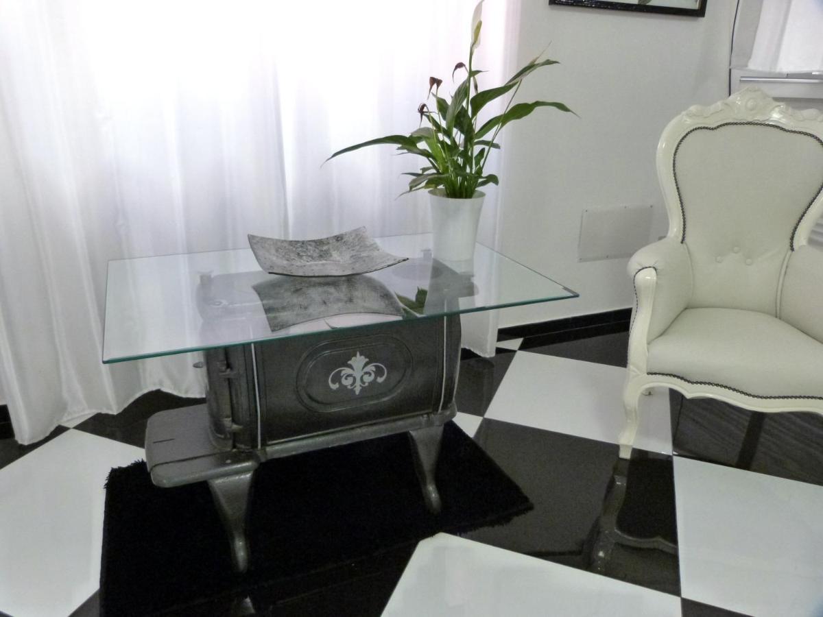 Clelia'S Boutique Rooms & Suites La Maddalena  Eksteriør bilde