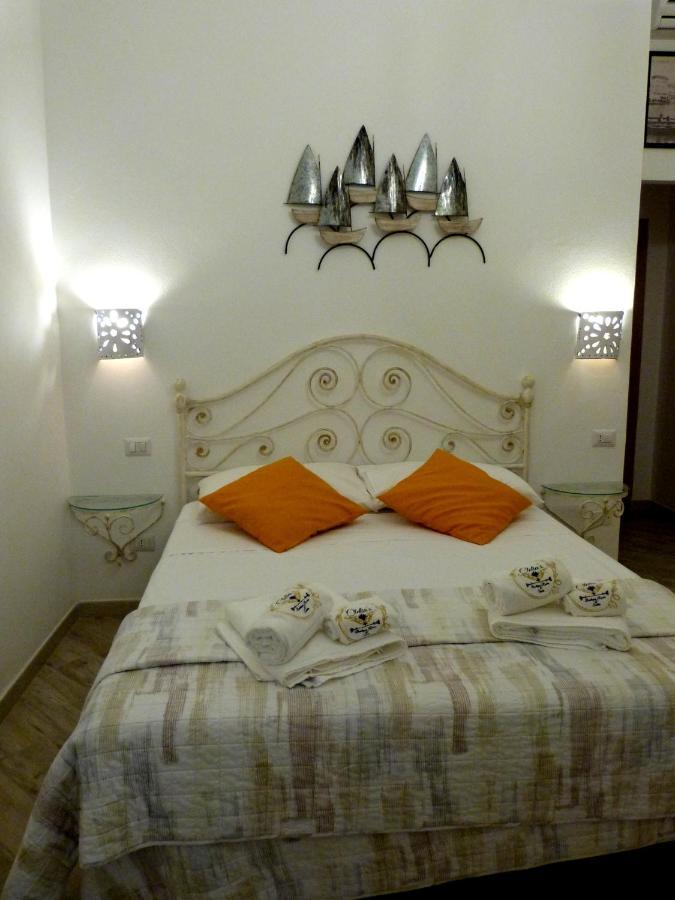 Clelia'S Boutique Rooms & Suites La Maddalena  Eksteriør bilde