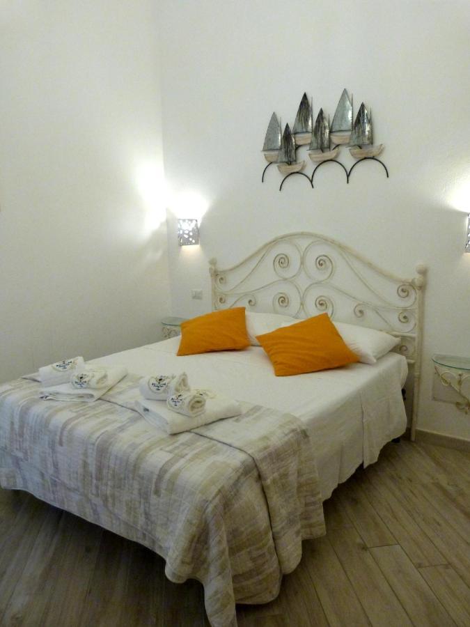 Clelia'S Boutique Rooms & Suites La Maddalena  Eksteriør bilde