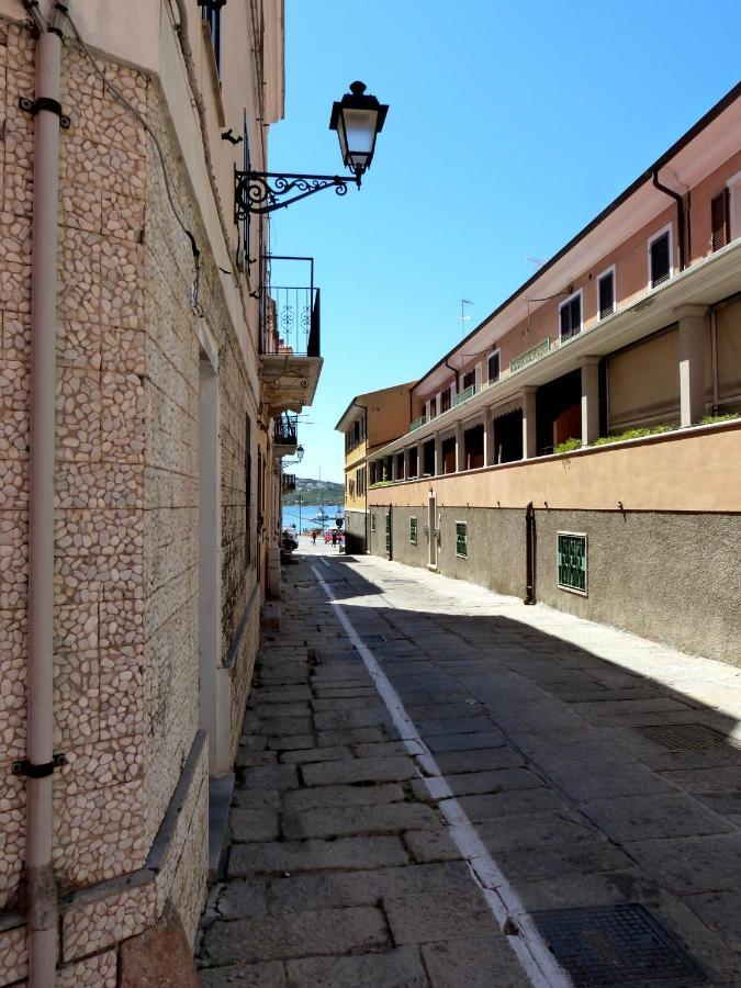 Clelia'S Boutique Rooms & Suites La Maddalena  Eksteriør bilde