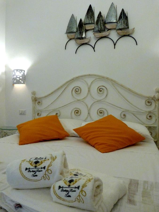 Clelia'S Boutique Rooms & Suites La Maddalena  Eksteriør bilde