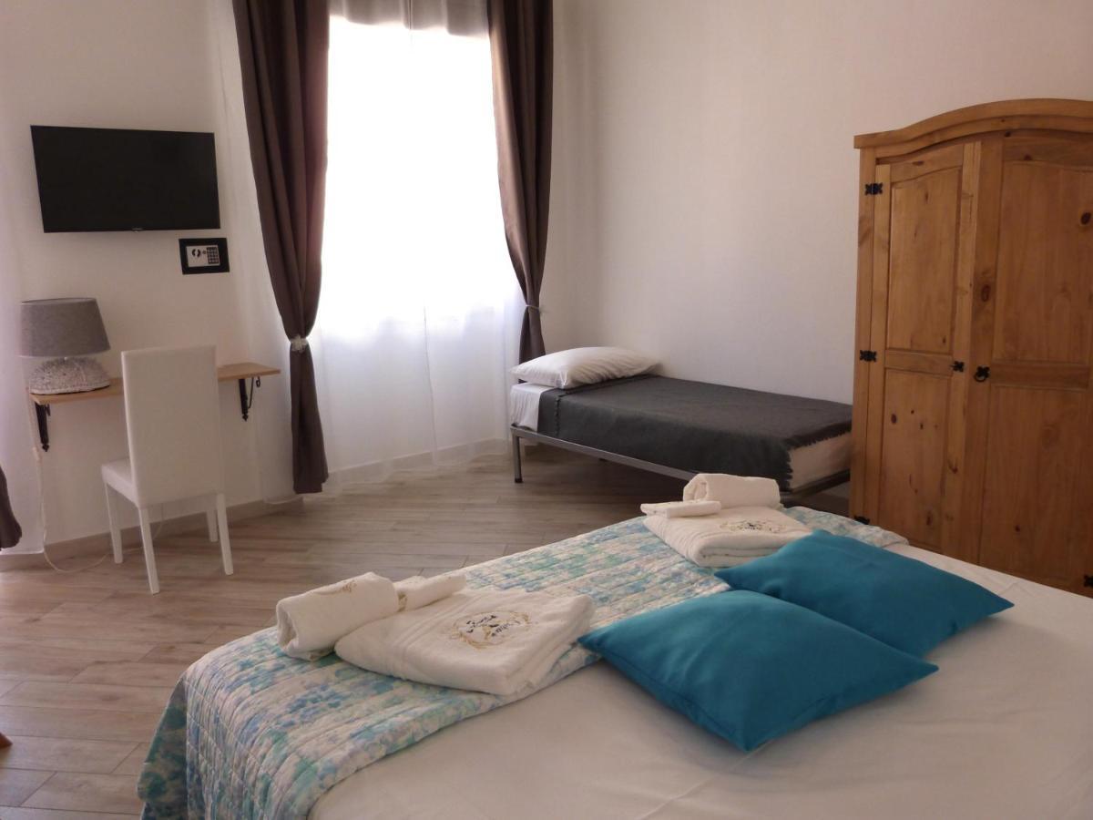 Clelia'S Boutique Rooms & Suites La Maddalena  Eksteriør bilde